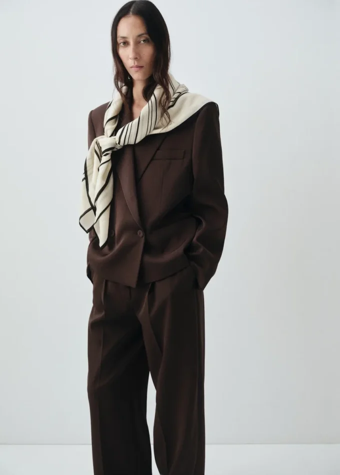 100% wełna z geometrycznym nadrukiem