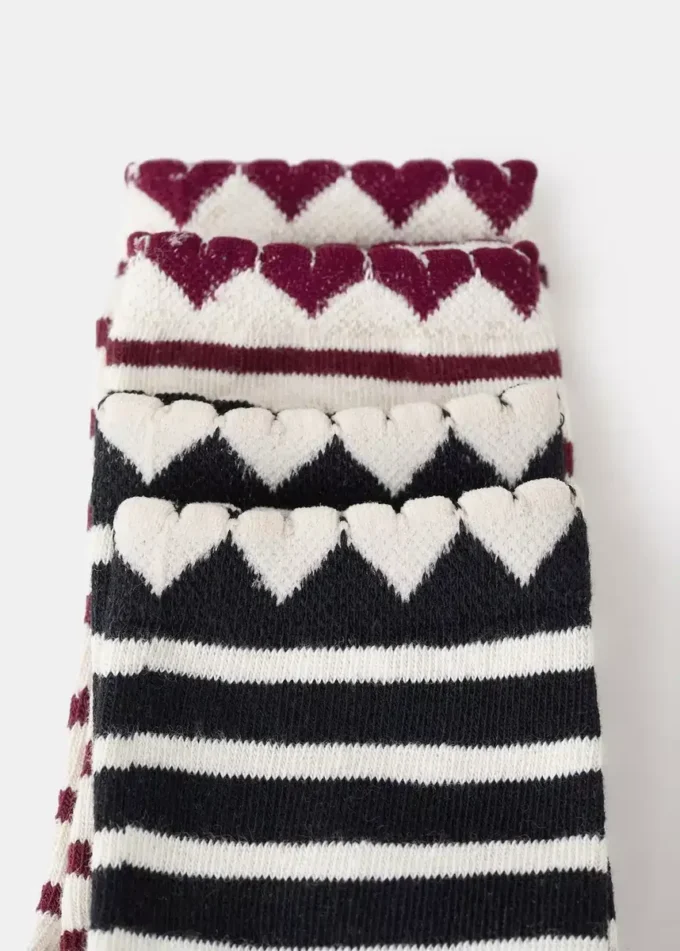 2 pary skarpetek we wzory 2 pary skarpetek we wzory