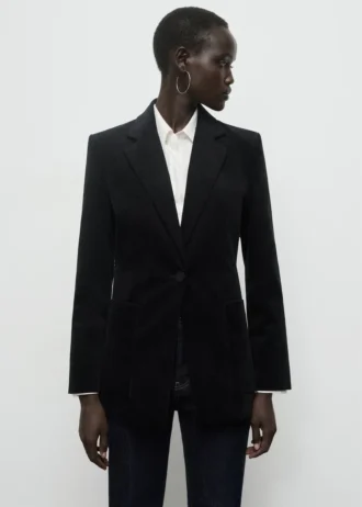 Aksamitna marynarka z kieszeniami