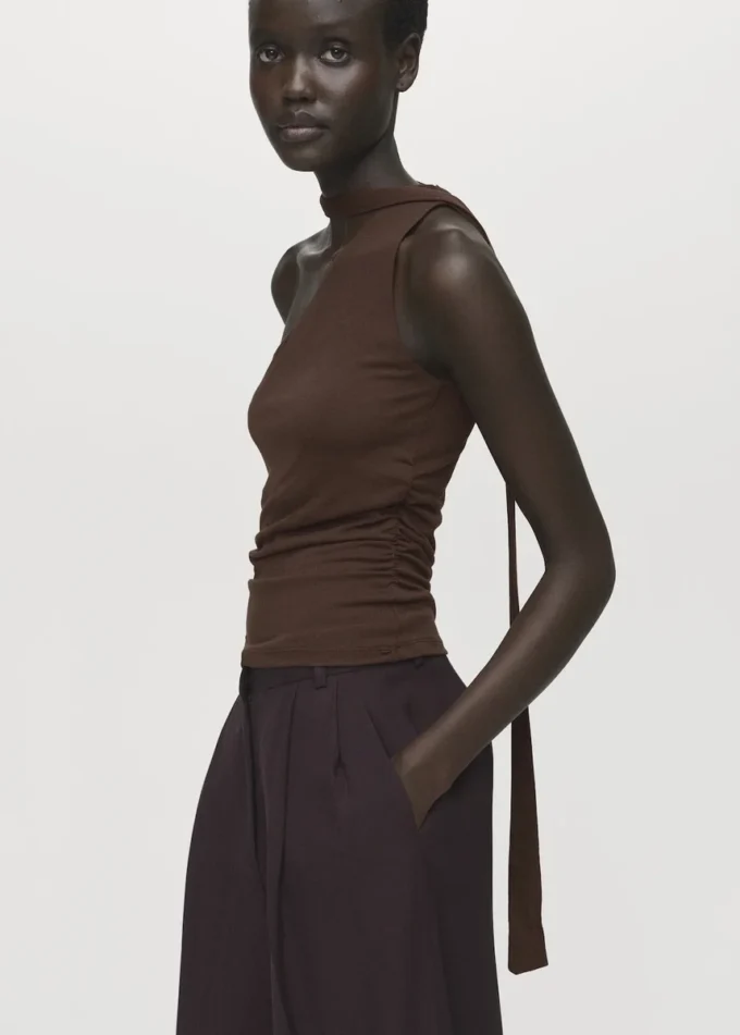 Asymetryczna bluzka z chustą Asymetryczna bluzka z chustą