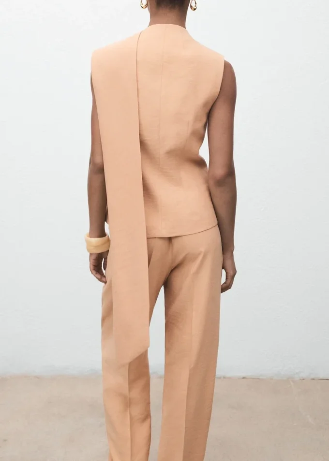 Asymetryczna bluzka z chustą Asymetryczna bluzka z chustą