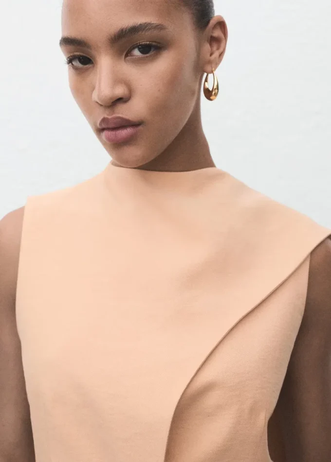 Asymetryczna bluzka z chustą Asymetryczna bluzka z chustą