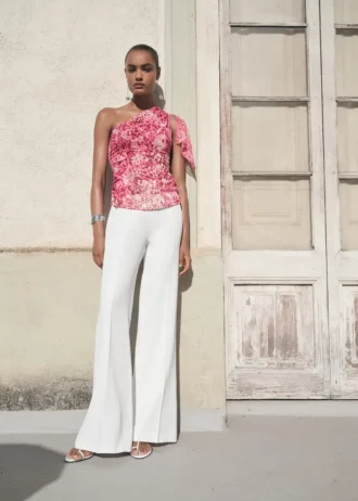 Asymetryczna bluzka z nadrukiem