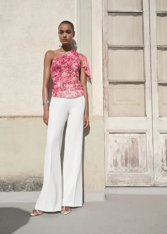 Asymetryczna bluzka z nadrukiem Asymetryczna bluzka z nadrukiem