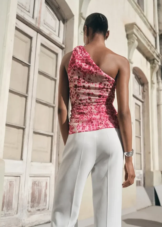 Asymetryczna bluzka z nadrukiem Asymetryczna bluzka z nadrukiem