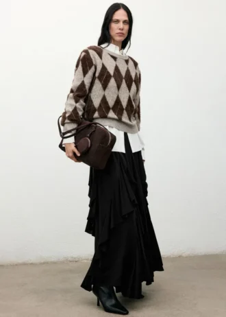 Asymetryczna spódnica z falbanami