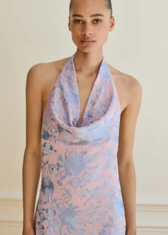 Asymetryczna sukienka z haftowanymi frędzlami