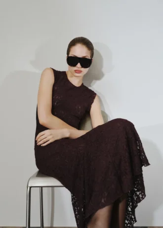 Asymetryczna sukienka z koronki