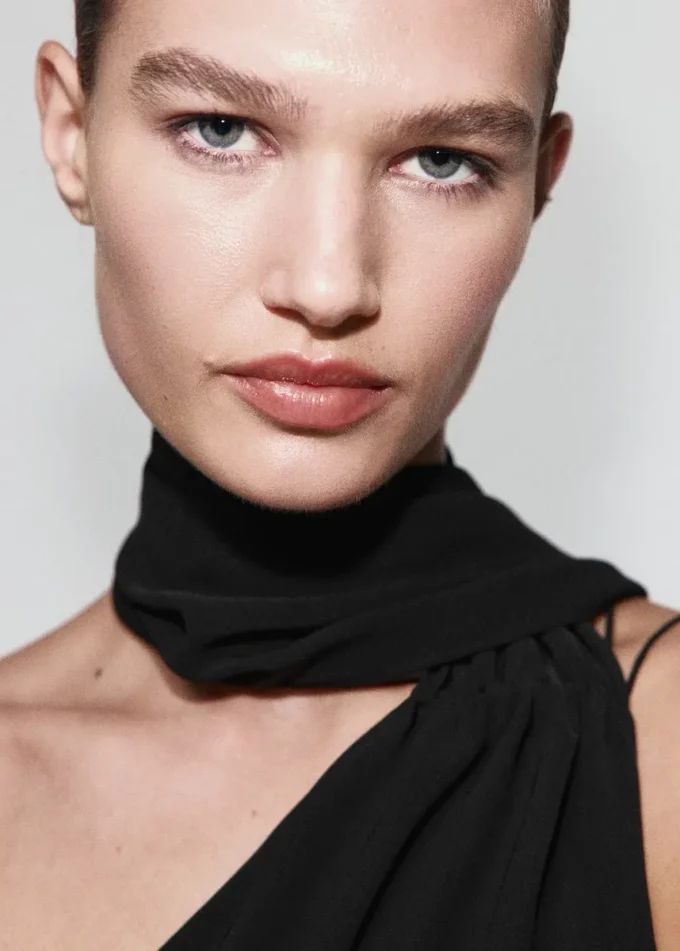 Asymetryczna sukienka z szalikiem Asymetryczna sukienka z szalikiem