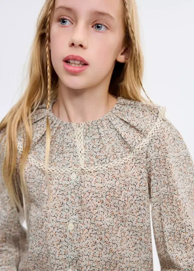 Bawełniana bluzka w kwiatowy wzór Bawełniana bluzka w kwiatowy wzór