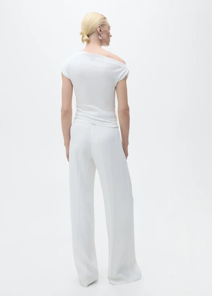 Bawełniana bluzka z asymetrycznym dekoltem Bawełniana bluzka z asymetrycznym dekoltem