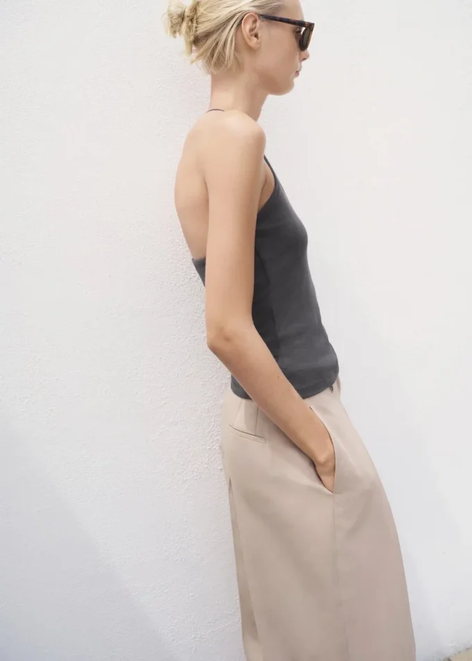 Bawełniana bluzka z odkrytymi plecami Bawełniana bluzka z odkrytymi plecami