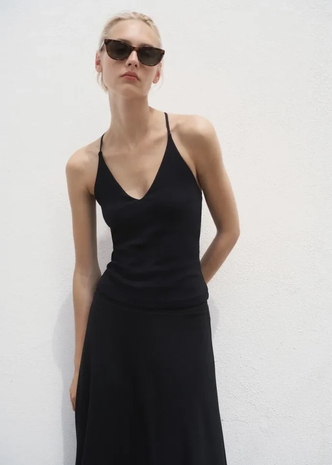 Bawełniana bluzka z odkrytymi plecami Bawełniana bluzka z odkrytymi plecami