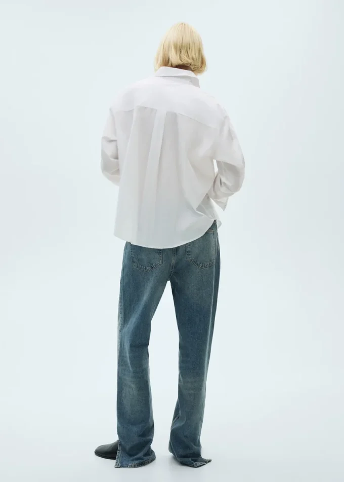 Bawełniana koszula z ozdobnym guzikiem Bawełniana koszula z ozdobnym guzikiem