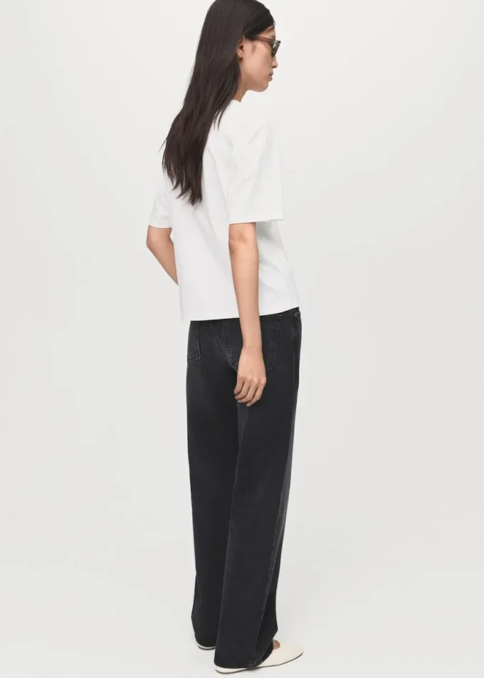 Bawełniana koszulka z haftowanym kwiatowym wzorem Bawełniana koszulka z haftowanym kwiatowym wzorem