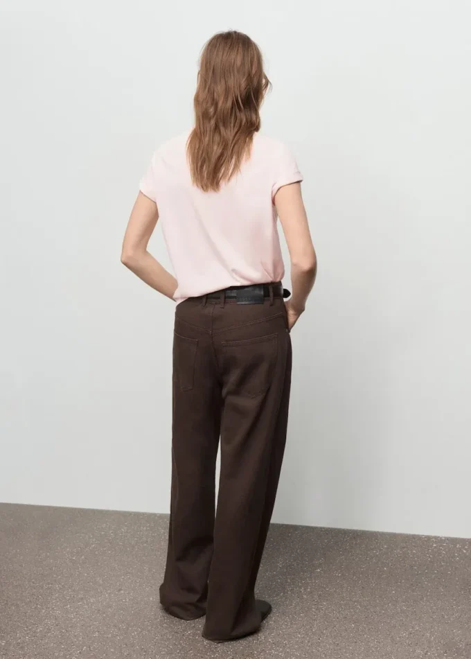 Bawełniana koszulka z haftowanym kwiatowym wzorem Bawełniana koszulka z haftowanym kwiatowym wzorem