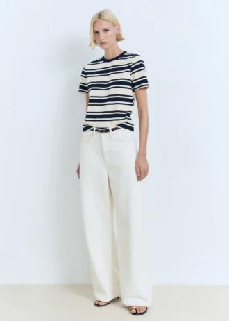 Bawełniana koszulka z kontrastowym kołnierzem