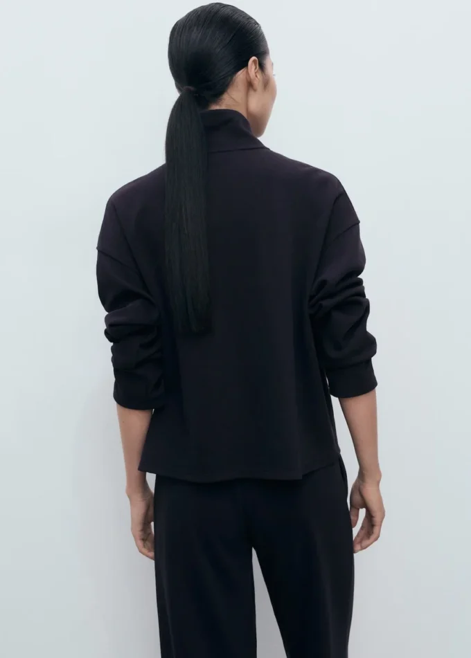 Bluza z golfem i zamkiem błyskawicznym Bluza z golfem i zamkiem błyskawicznym