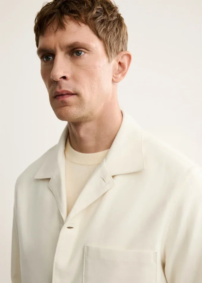 Bluza z kieszeniami wykonana w 100% z bawełny Bluza z kieszeniami wykonana w 100% z bawełny