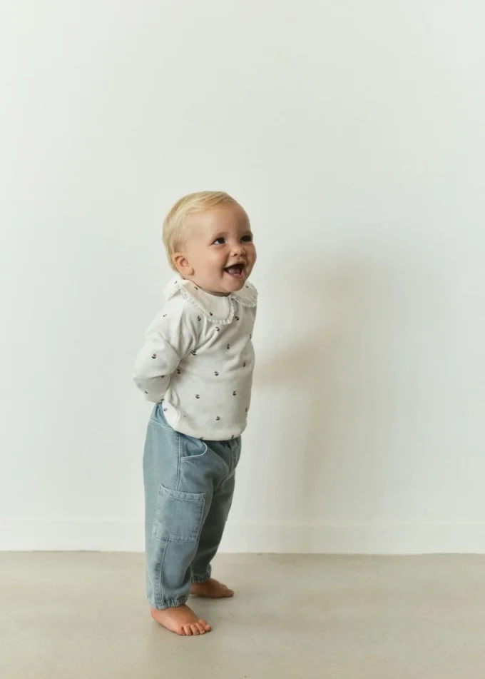 Bluza z kwiatowym nadrukiem Bluza z kwiatowym nadrukiem