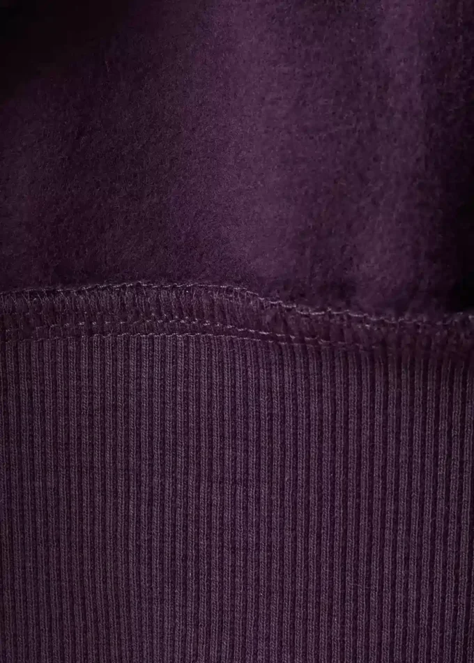 Bluza z nadrukiem i haftem Bluza z nadrukiem i haftem