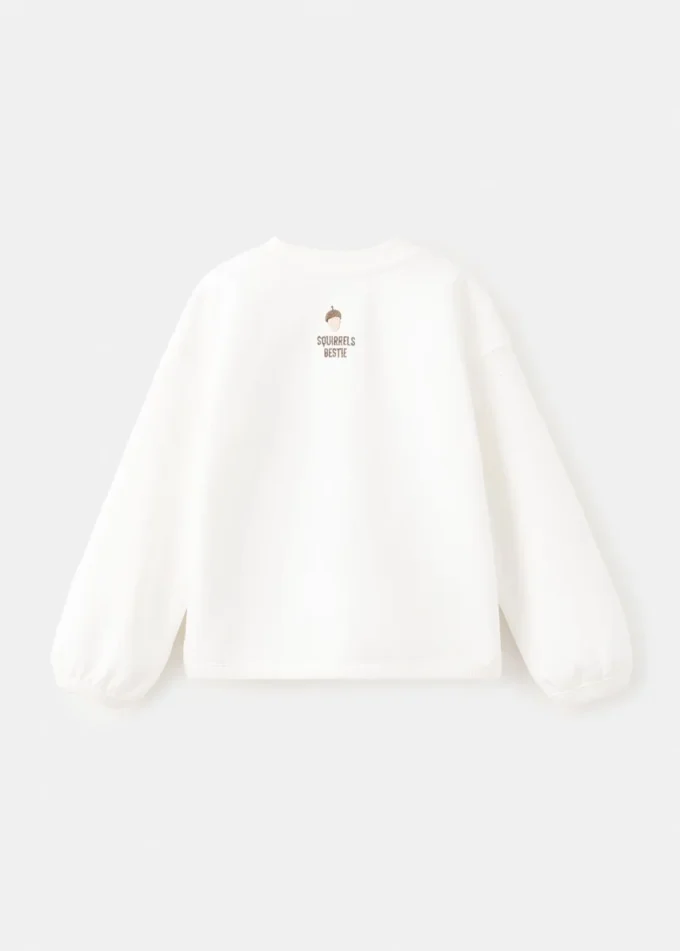 Bluza z nadrukiem i haftem Bluza z nadrukiem i haftem