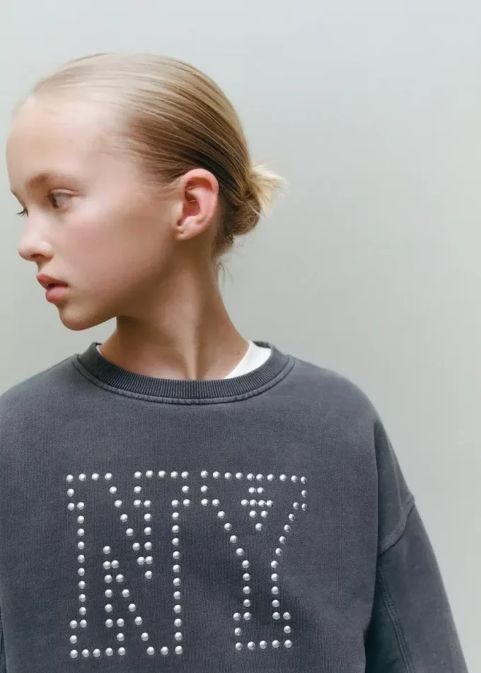 Bluza z ćwiekami Bluza z ćwiekami