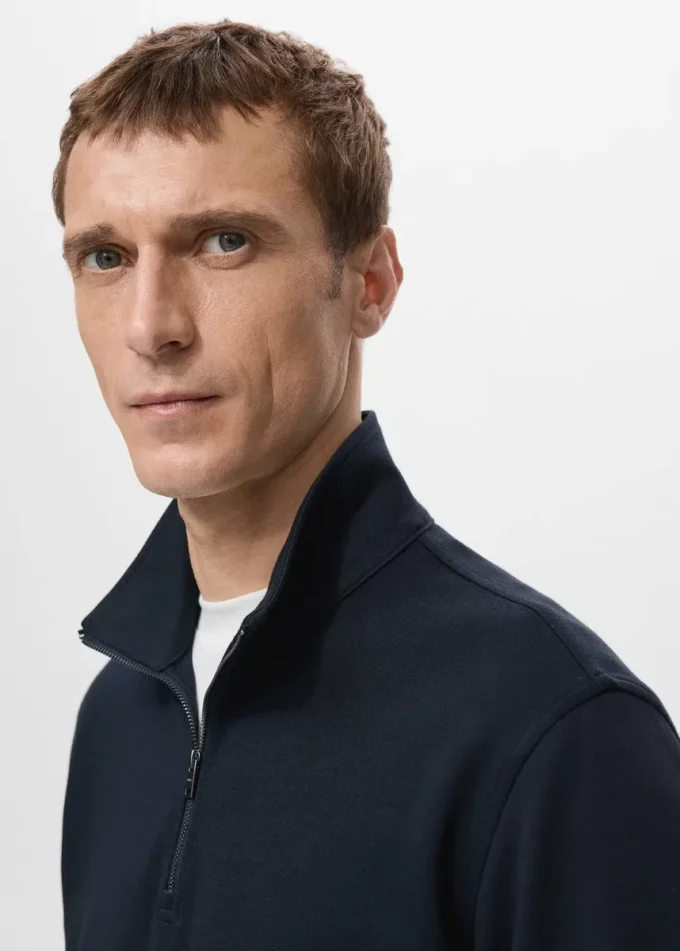 Bluza z zamkiem błyskawicznym o regularnym kroju Bluza z zamkiem błyskawicznym o regularnym kroju