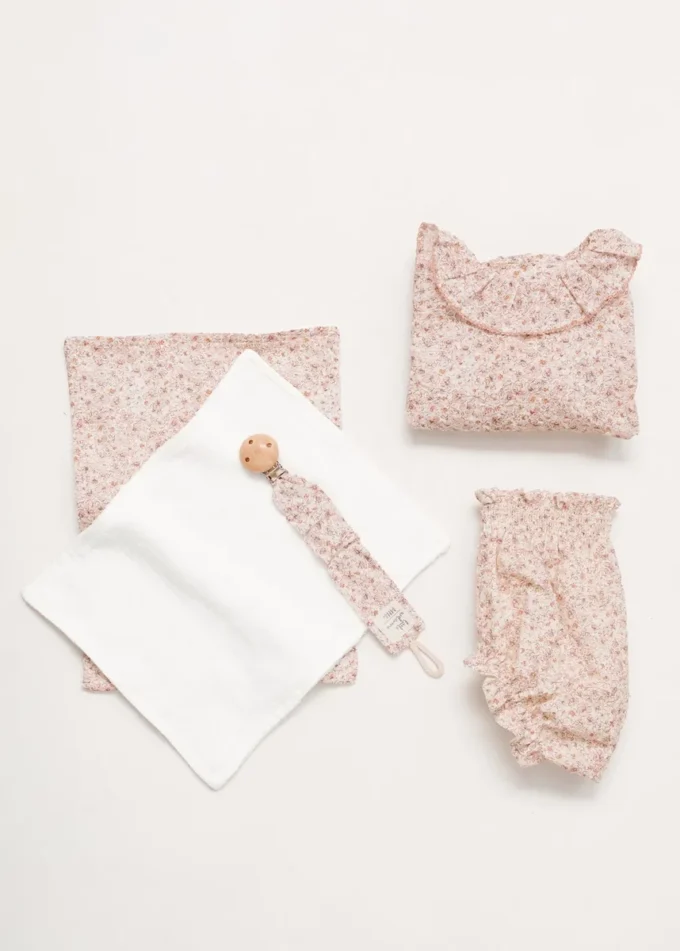 Bluzka w kwiatowy wzór Bluzka w kwiatowy wzór