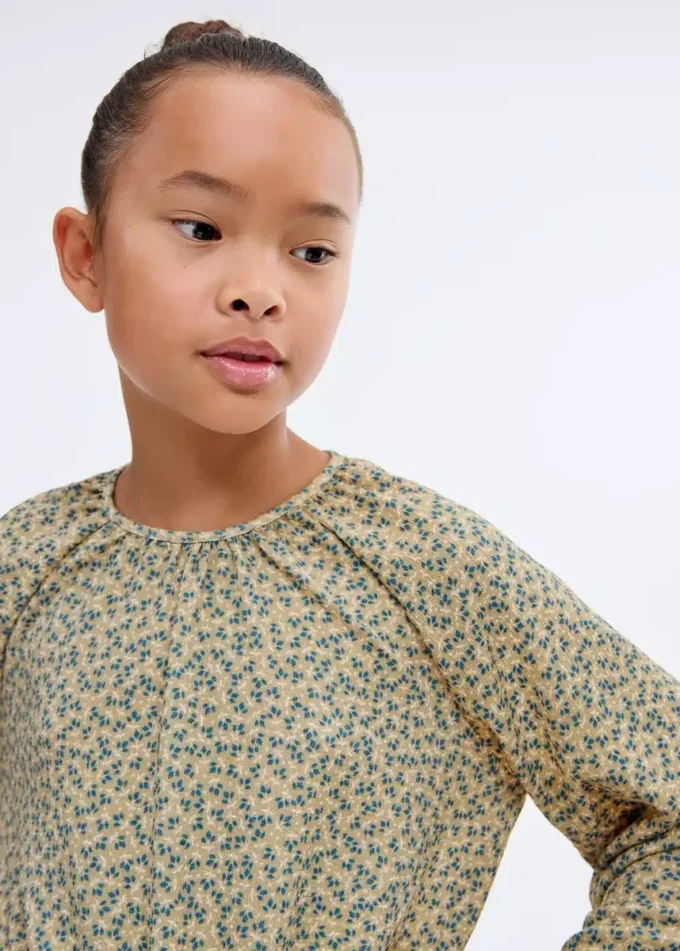 Bluzka w kwiatowy wzór Bluzka w kwiatowy wzór