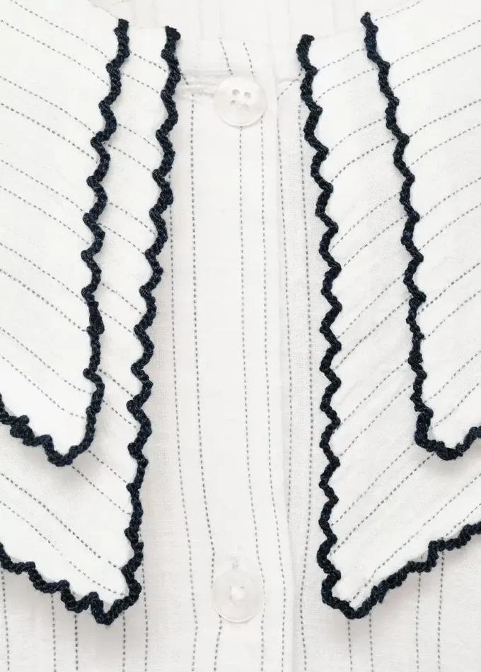 Bluzka w paski z kołnierzykiem typu Peter Pan Bluzka w paski z kołnierzykiem typu Peter Pan