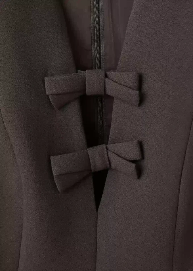 Bluzka z dekoltem w szpic i kokardkami Bluzka z dekoltem w szpic i kokardkami