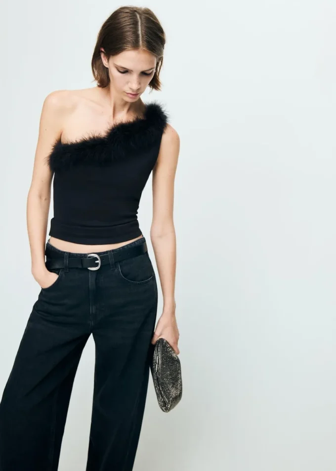 Bluzka z delikatnej dzianiny z piórami Bluzka z delikatnej dzianiny z piórami