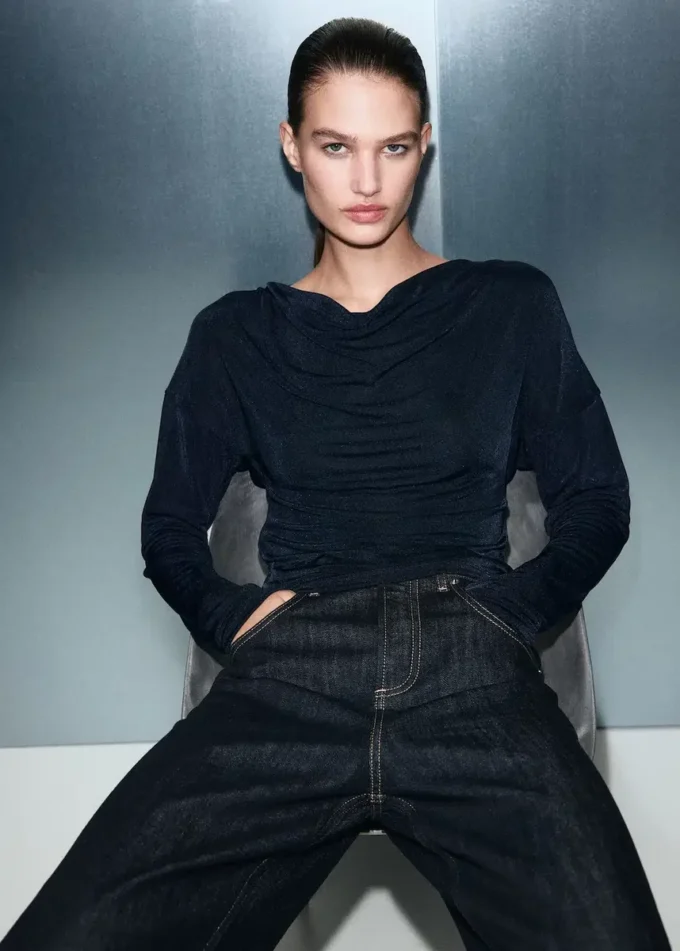 Bluzka z drapowanym dekoltem Bluzka z drapowanym dekoltem