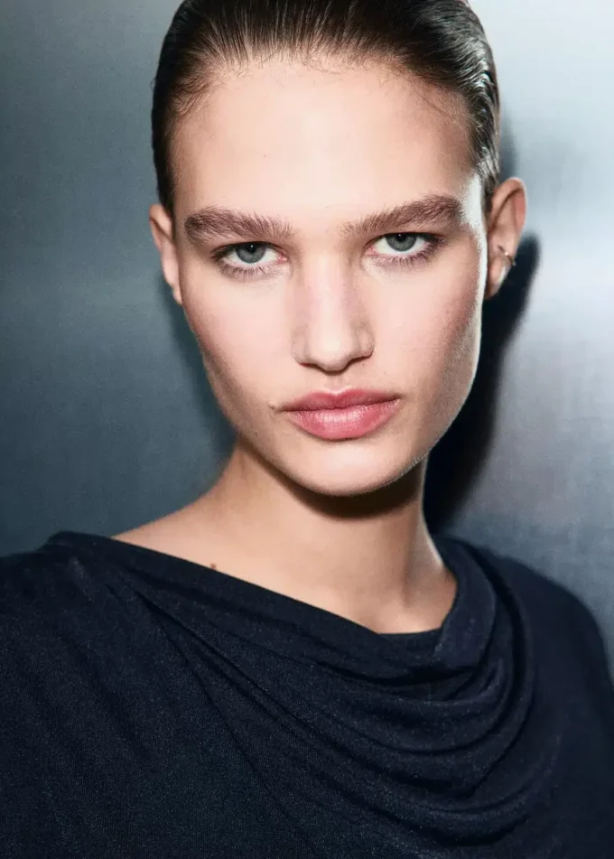 Bluzka z drapowanym dekoltem Bluzka z drapowanym dekoltem