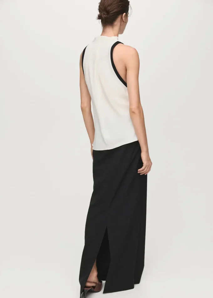 Bluzka z drapowanym kołnierzem i kontrastowymi wykończeniami Bluzka z drapowanym kołnierzem i kontrastowymi wykończeniami