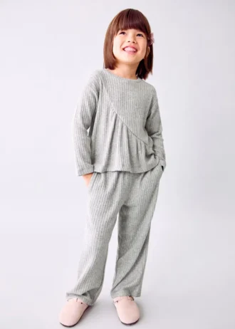 Bluzka z prążkowanej dzianiny z falbanami