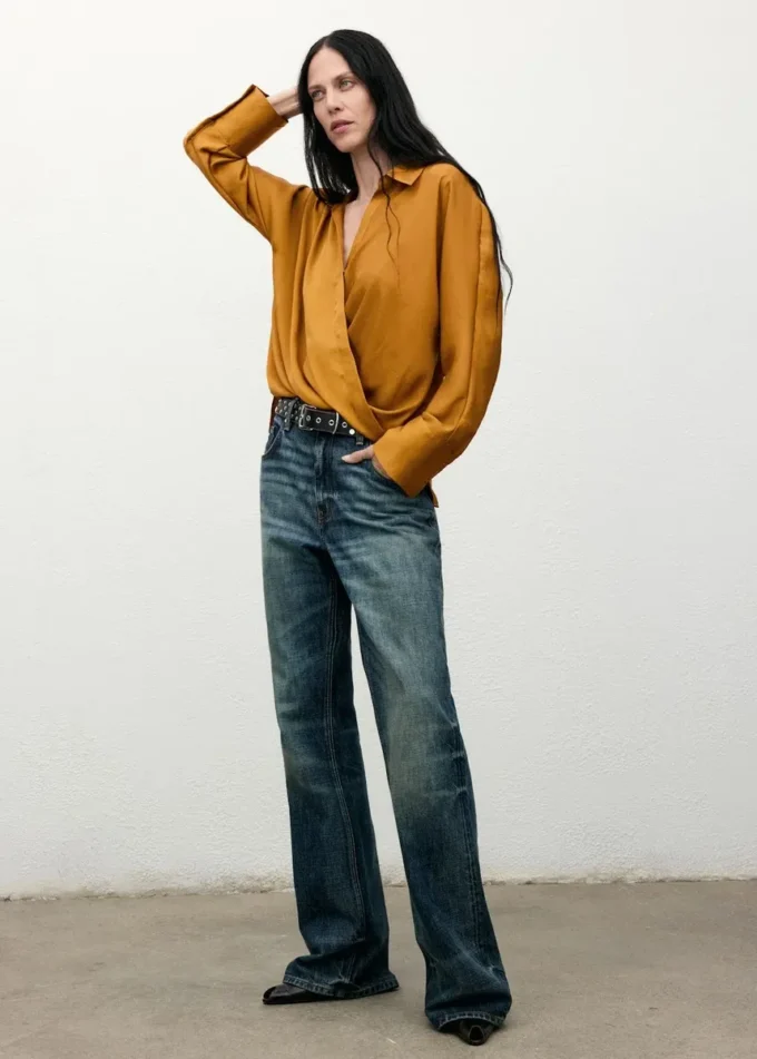 Bluzka z satyny z krzyżowanym dekoltem