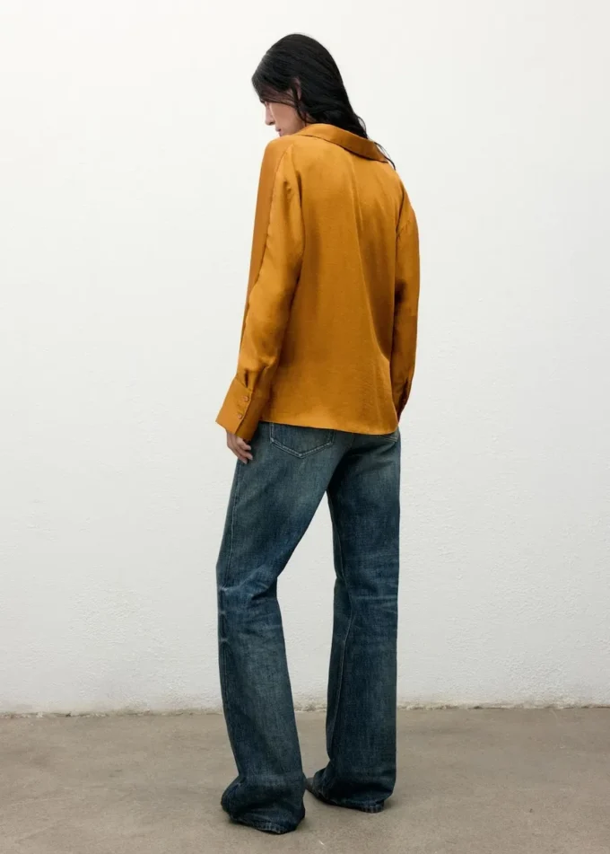 Bluzka z satyny z krzyżowanym dekoltem