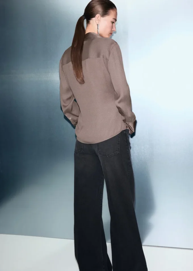 Bluzka z satyny z krzyżowanym dekoltem Bluzka z satyny z krzyżowanym dekoltem