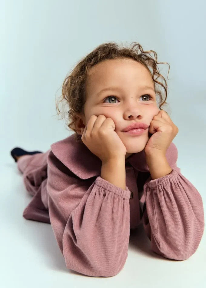 Bluzka z sztruksu z kołnierzykiem typu baby Bluzka z sztruksu z kołnierzykiem typu baby