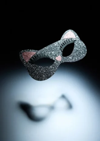 Brokatowa maska z kotkiem