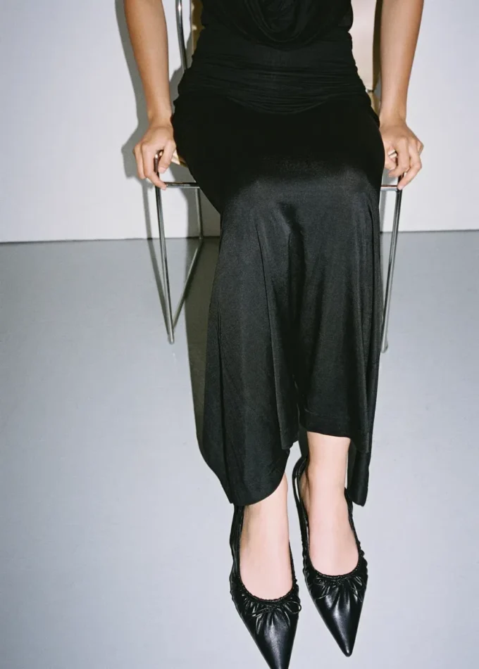 Buty na wysokim obcasie z marszczoną kokardką Buty na wysokim obcasie z marszczoną kokardką