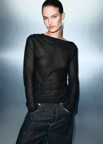 Błyszcząca bluzka z dekoltem w łódkę