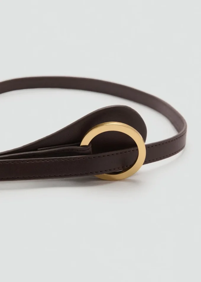 Cienki pasek z dużą klamrą