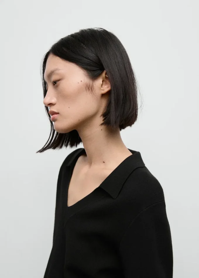 Cienki sweter z dekoltem w serek Cienki sweter z dekoltem w serek