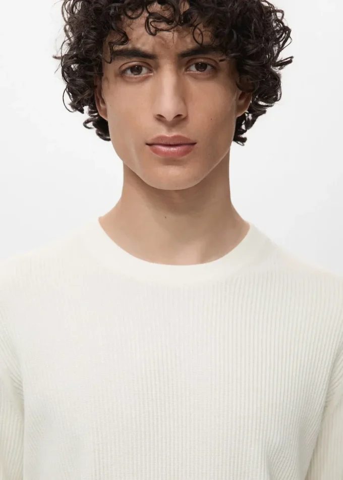 Cienki sweter z dzianiny bawełnianej Cienki sweter z dzianiny bawełnianej