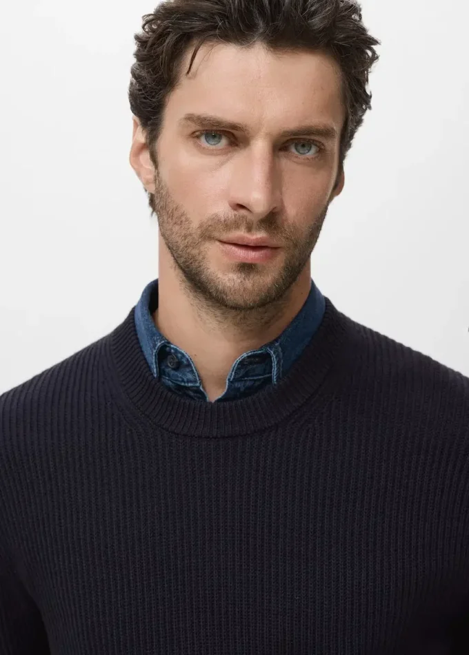 Cienki sweter z dzianiny bawełnianej Cienki sweter z dzianiny bawełnianej