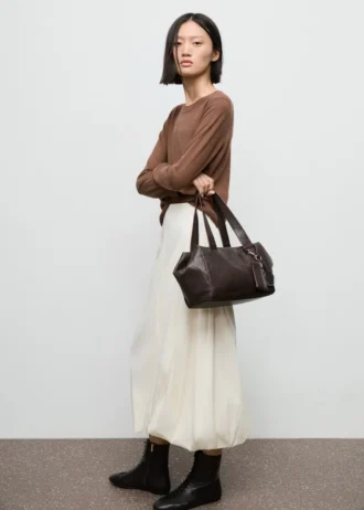 Cienki sweter z okrągłym dekoltem