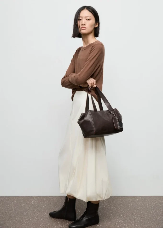 Cienki sweter z okrągłym dekoltem Cienki sweter z okrągłym dekoltem